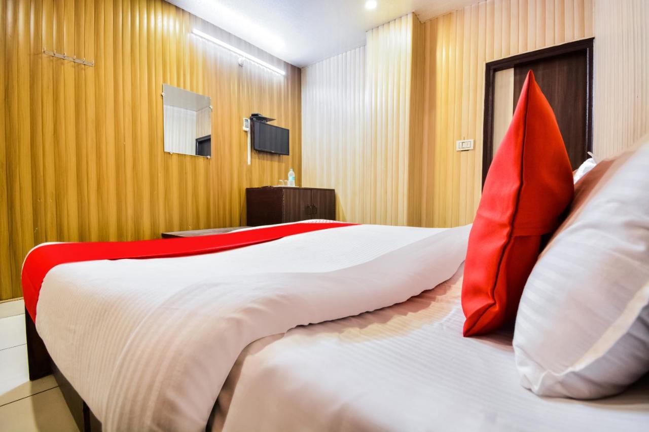 Oyo 46152 Hotel Neelam Karnal Luaran gambar