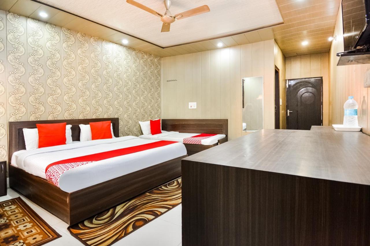 Oyo 46152 Hotel Neelam Karnal Luaran gambar