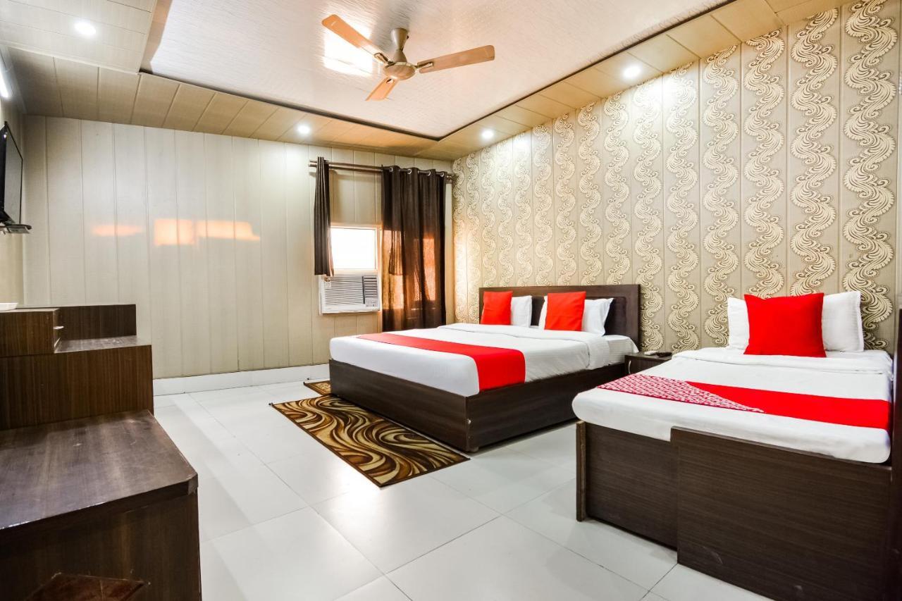 Oyo 46152 Hotel Neelam Karnal Luaran gambar